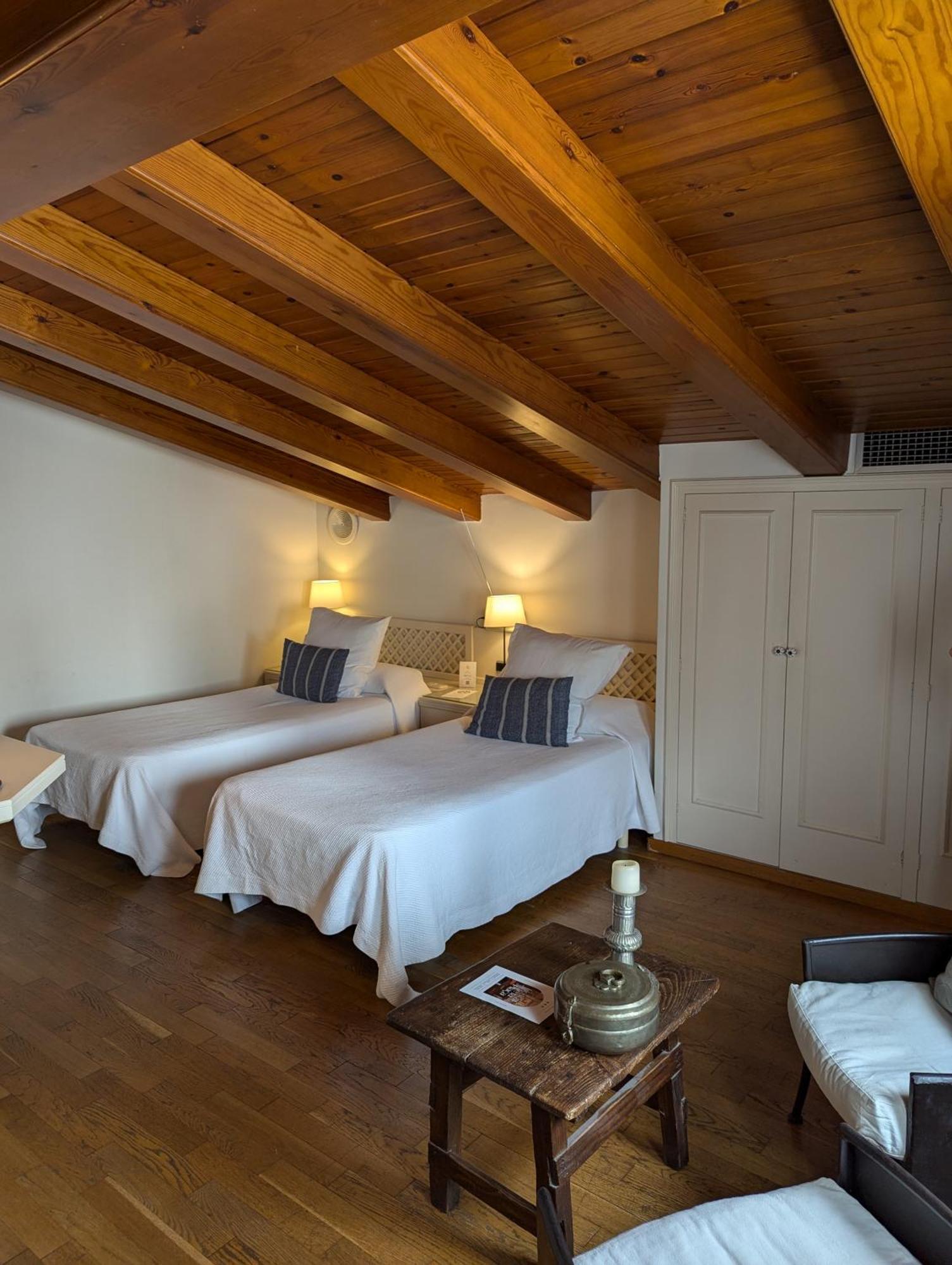 Hostal De La Placa - Hotel Boutique Cabrils Exteriér fotografie