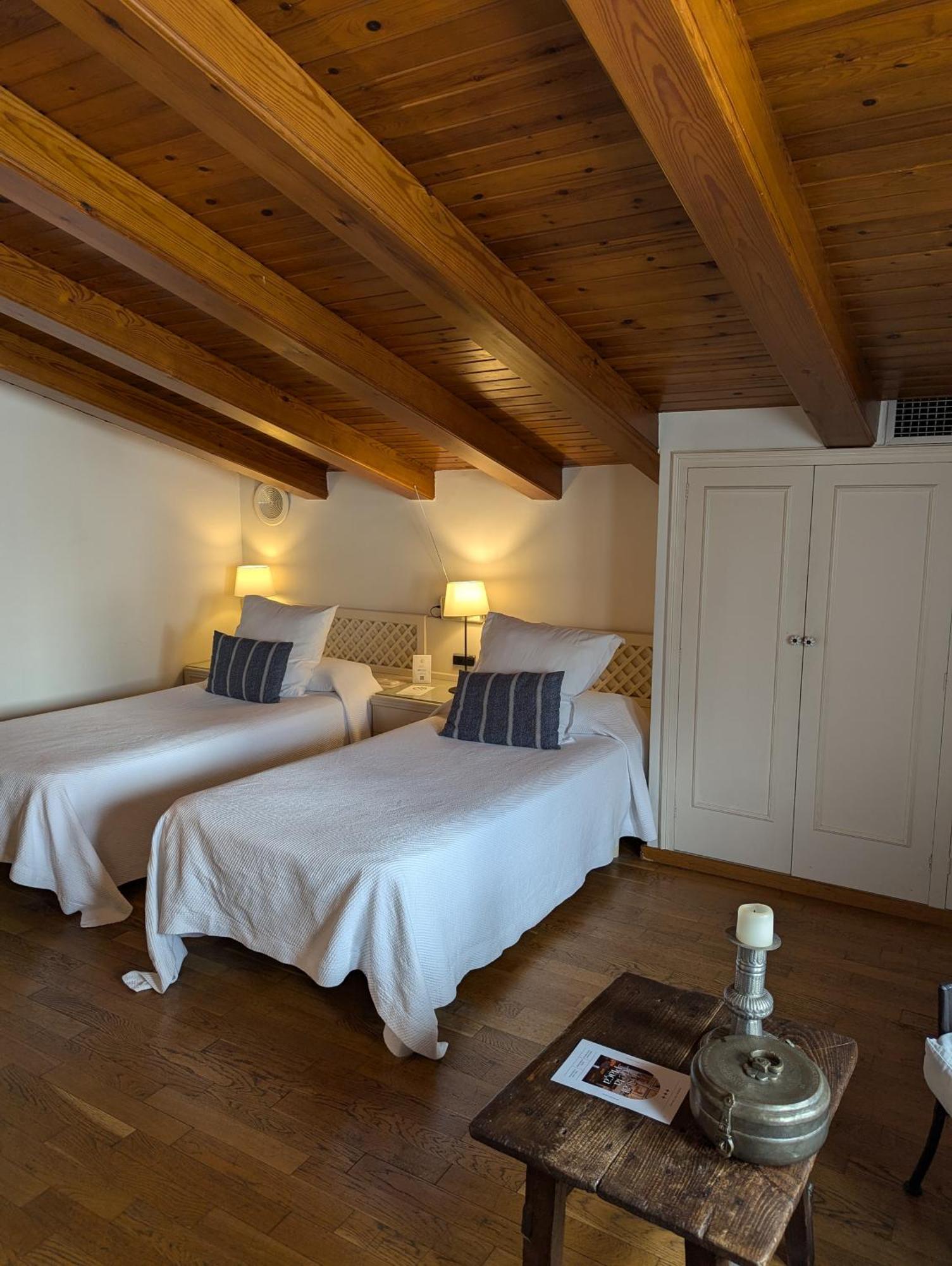 Hostal De La Placa - Hotel Boutique Cabrils Exteriér fotografie